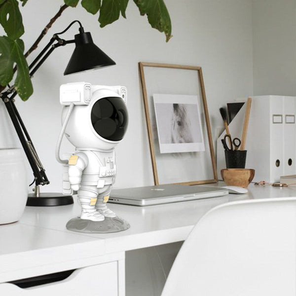 Proyector de cielo estrellado con galaxia y astronauta creativo, luz nocturna USB, lámpara de mesa para dormitorio